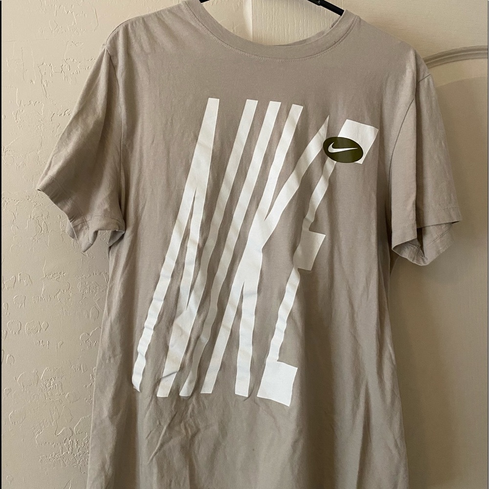 Nike tshirt